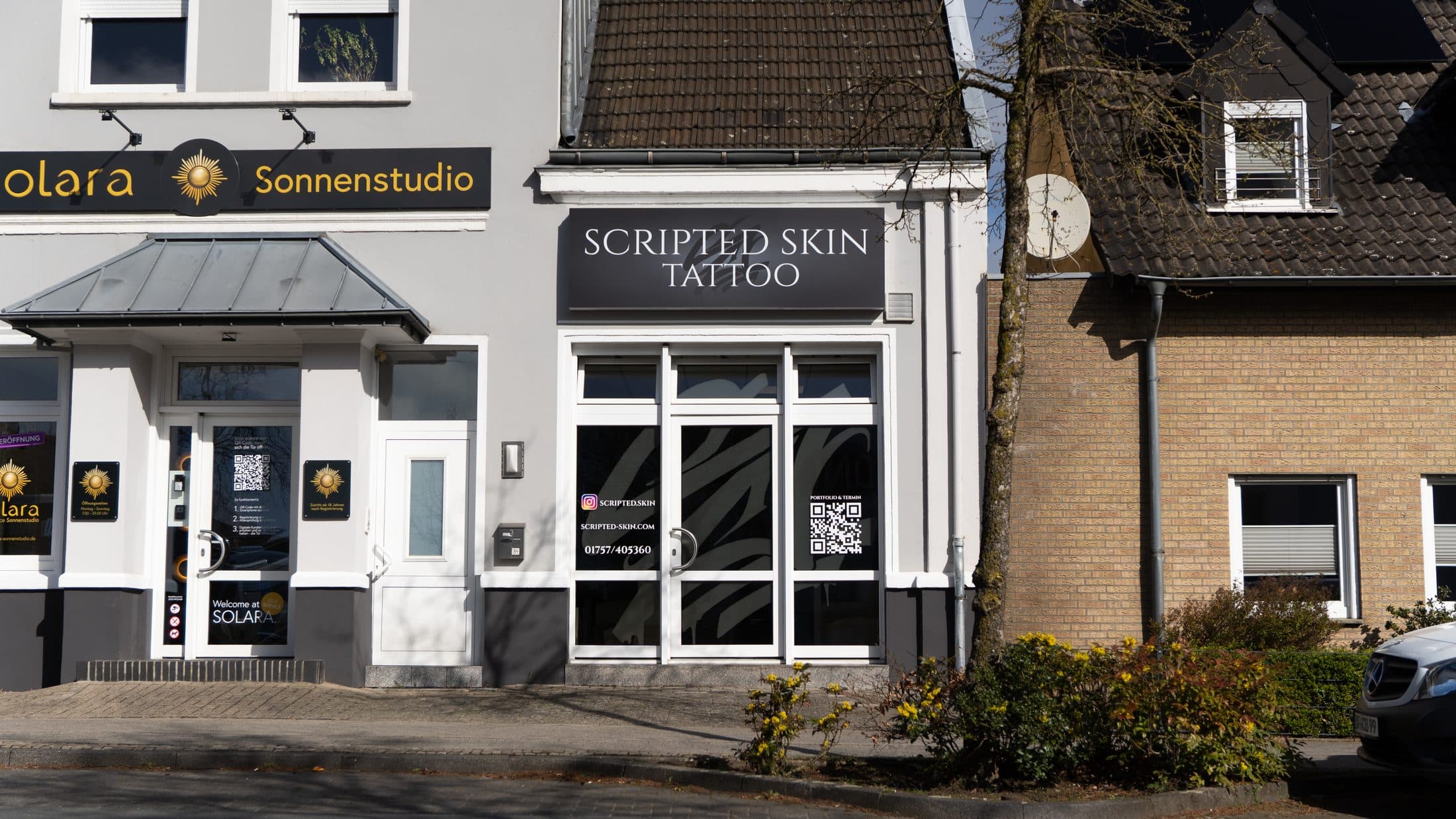 Straßenansicht des Studiogebäudes in Steinfurt